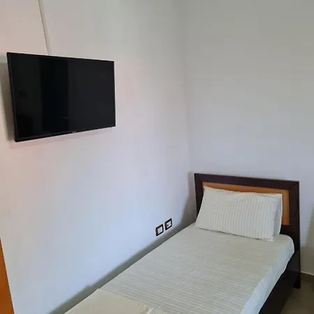 Balliu Hous Ξενοδοχείο *